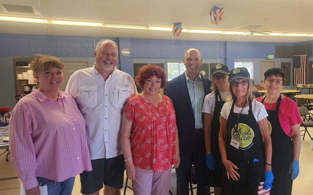 Rep. Abbarno tours La Center; meets with Meals on Wheels volunteers