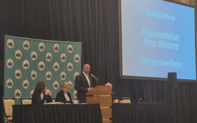 Rep. Abbarno delivers welcome address to Washington State Building and Trades Council
